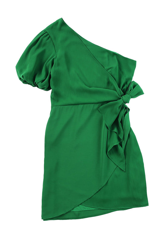 Vestido cruzado con nudo torcido y mangas abullonadas asimétricas de color verde