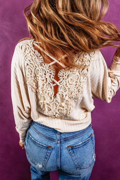 Top de crochet con espalda abierta, cordones y canalé en color avena 