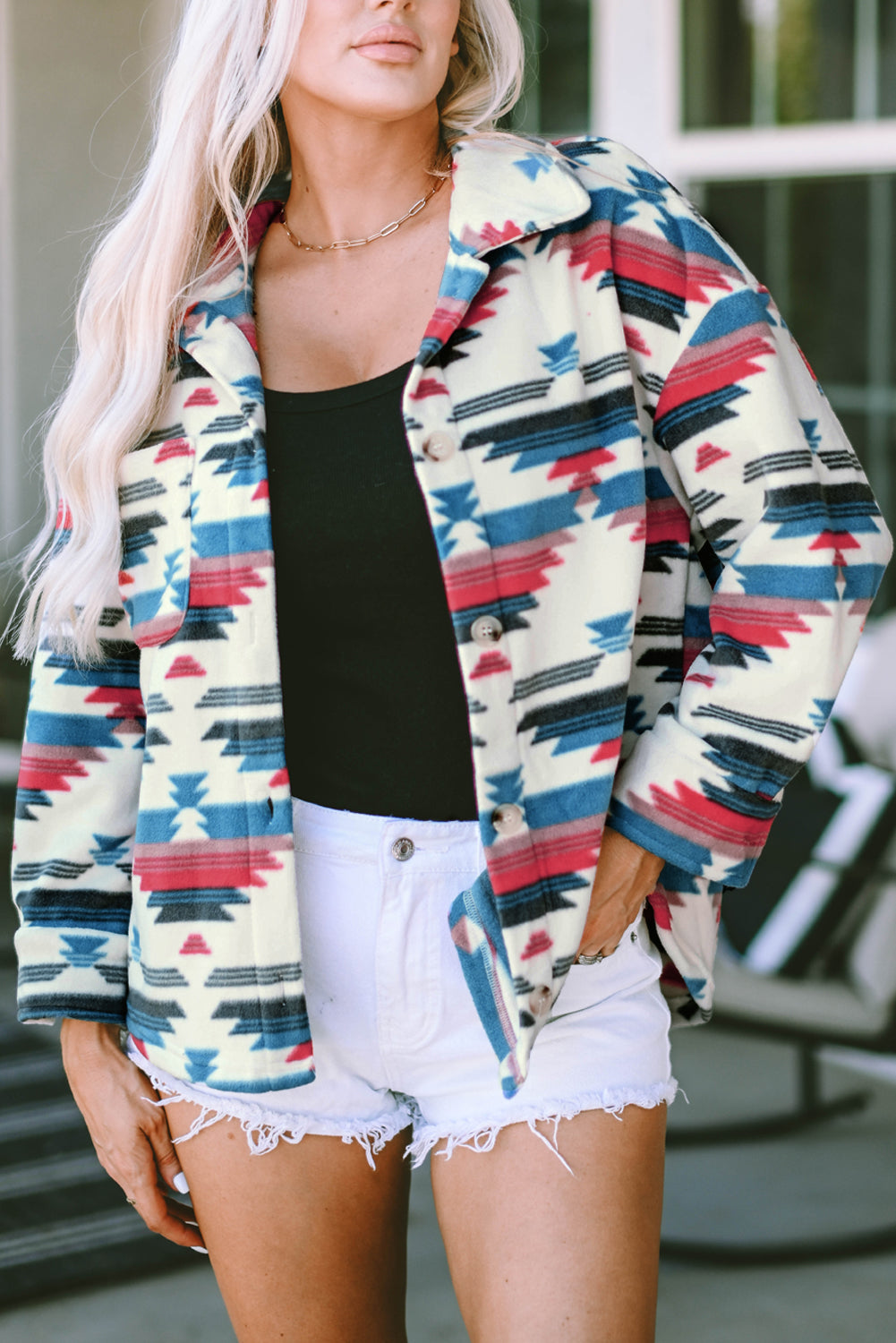 Chaqueta con cuello vuelto, botones y estampado azteca multicolor