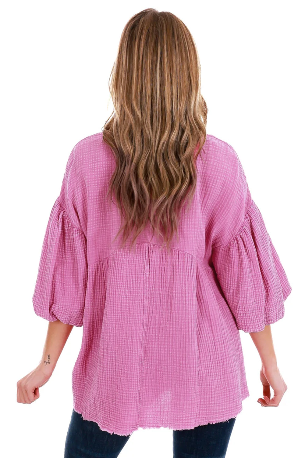 Blusa babydoll con dobladillo sin rematar y mangas abullonadas arrugadas de color rosa