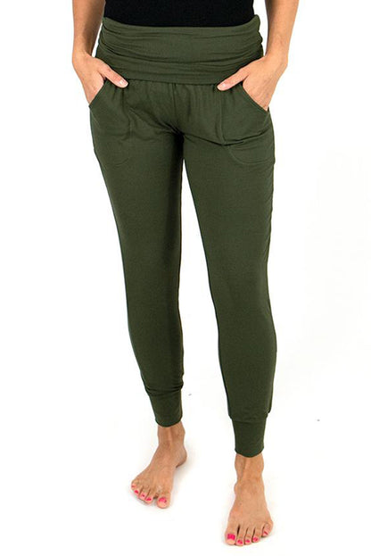 These Curvy Skinny Pants are a wardrobe *must-have* for a seriously chic look. The draped high-waist design is one-of-a-kind and super chic. The side pockets make it easy to tote your must-haves and the skin-friendly breathable fabric keeps you comfy. Wear 'em with a tee, blouse, or vest for a totally *on-trend* look. 90% Polyester, 10% Elastane. Pssst, they come in Black, Green, or Gray!