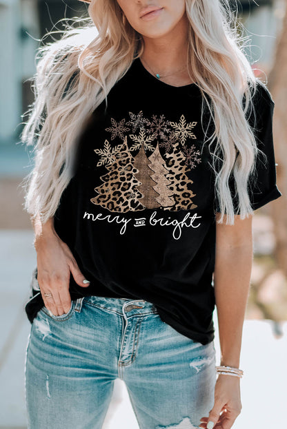 Camiseta de cuello redondo con estampado de árbol de Navidad y leopardo blanco