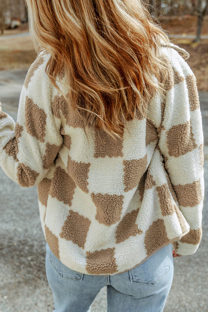 Chaqueta de sherpa con botones a presión y cuadros marrones