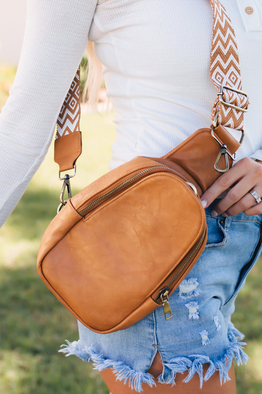 Bolso bandolera con cremallera de piel sintética marrón