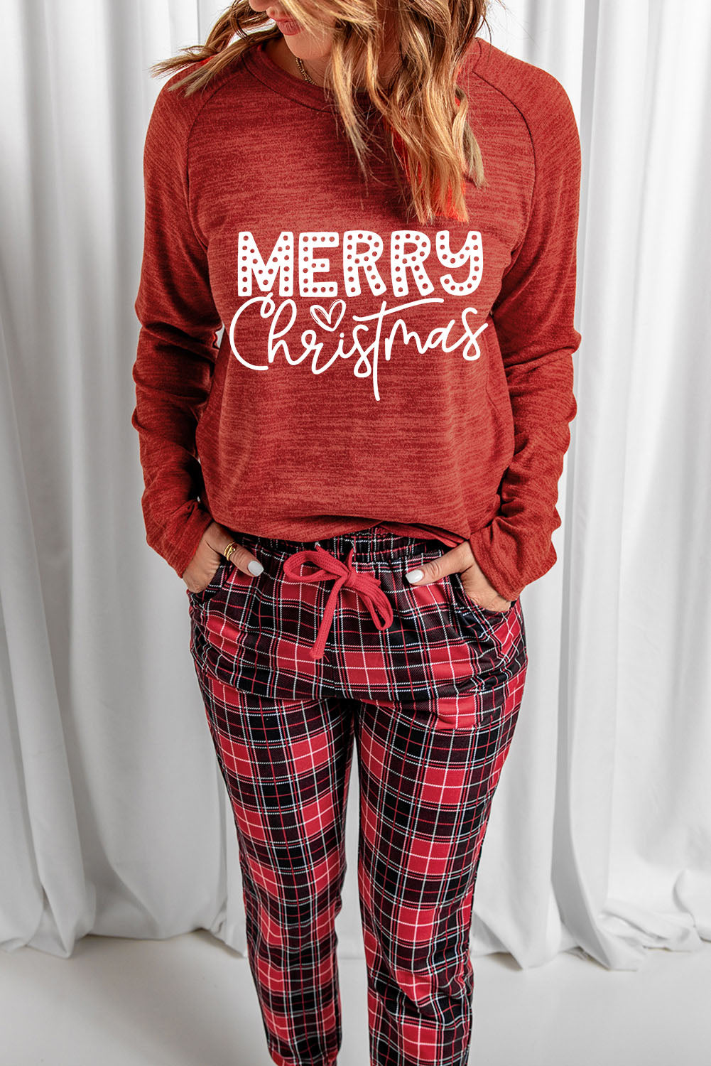 Conjunto de pantalón y top a cuadros con gráfico navideño rojo FELIZ