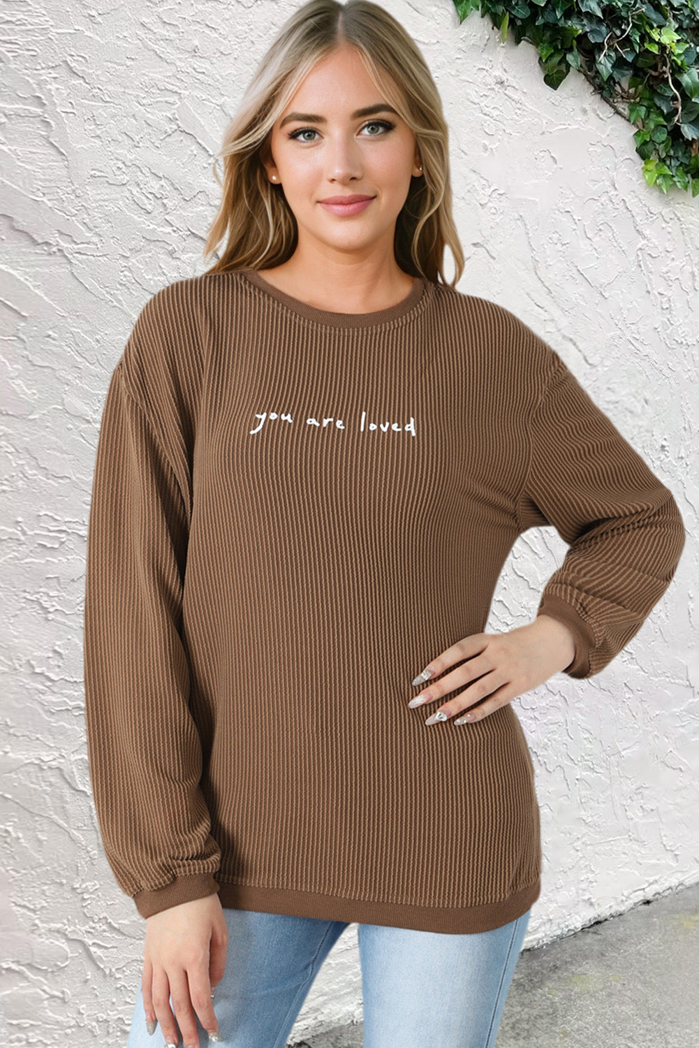 Sudadera de pana con estampado You Are Loved de color caqui