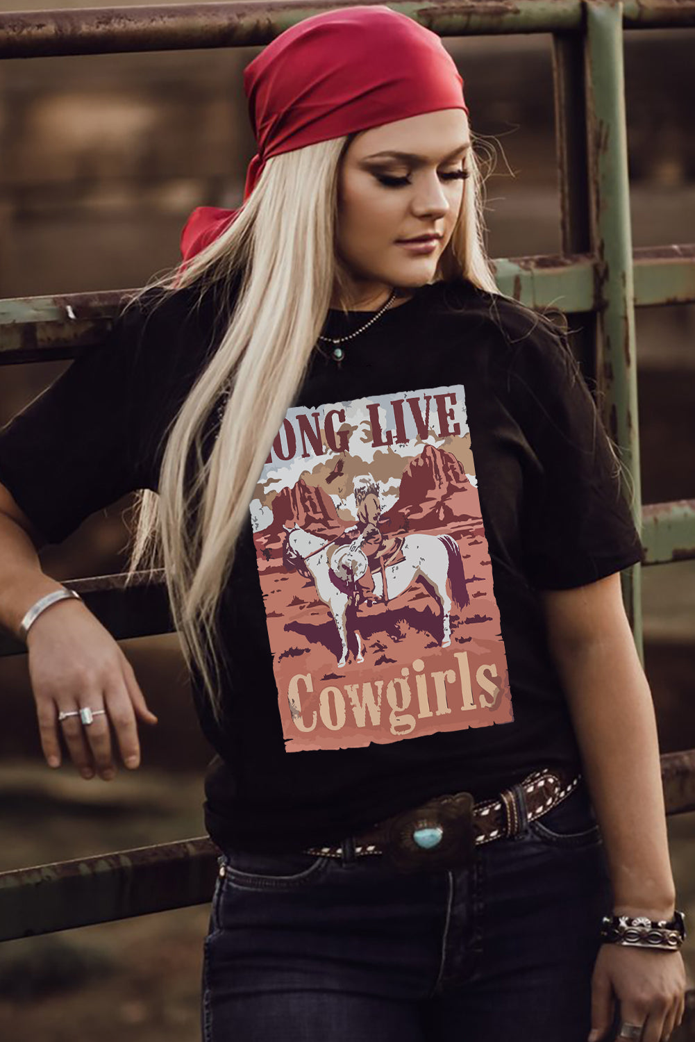 Camiseta negra con estampado gráfico de LONG LIVE Cowgirls