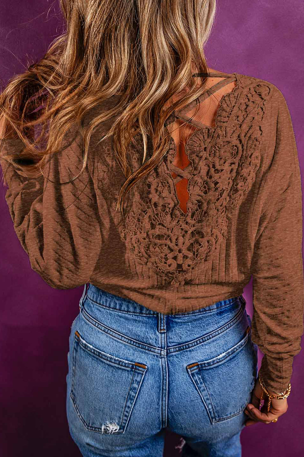 Top de crochet con espalda abierta, cordones y canalé en color avena 