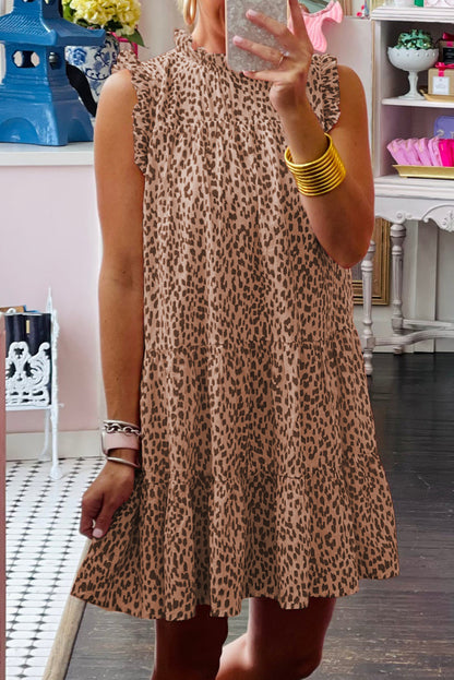 Vestido camisero con escote en V y estampado de leopardo en color rosa