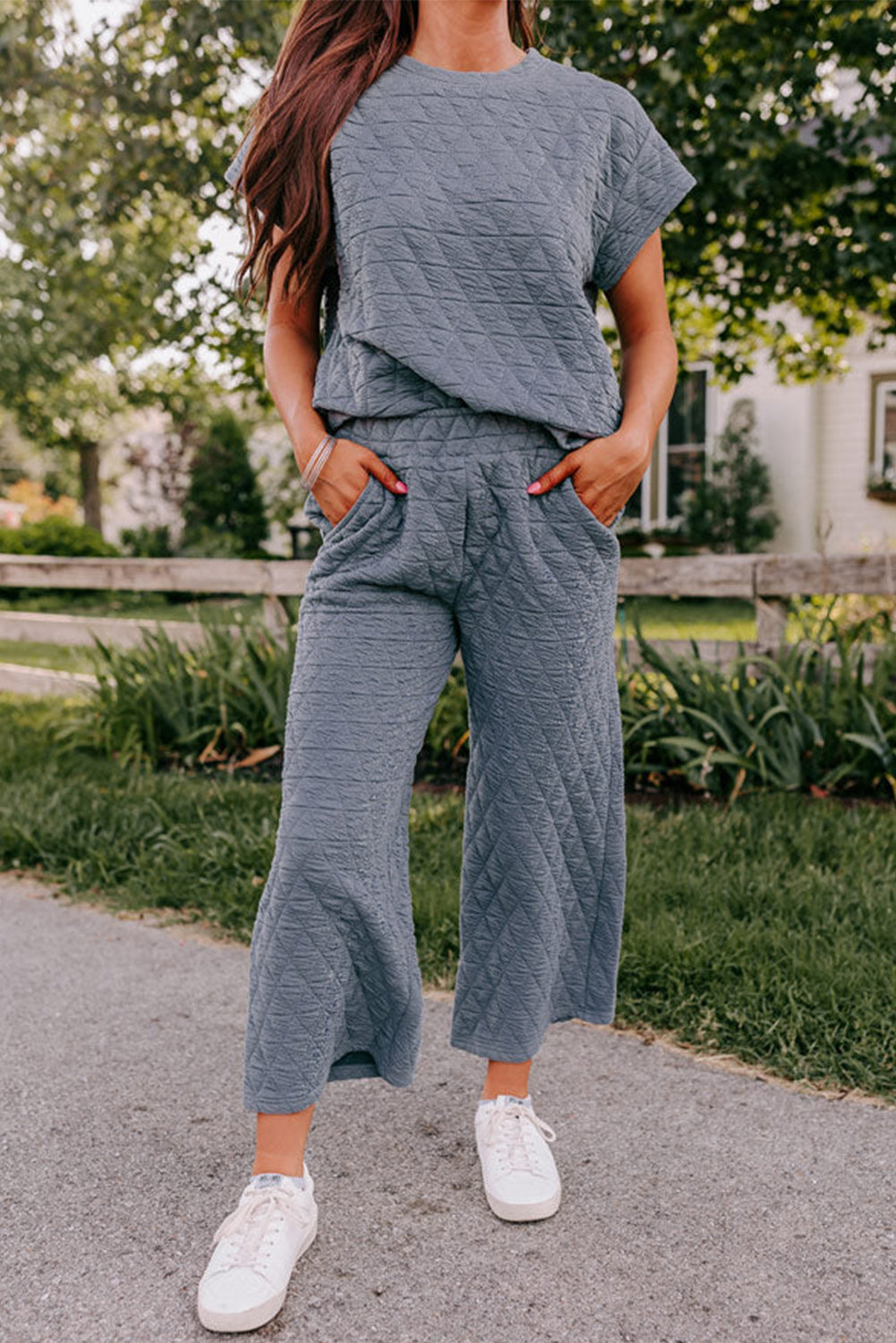 Conjunto de pantalón ancho y top de manga corta acolchado