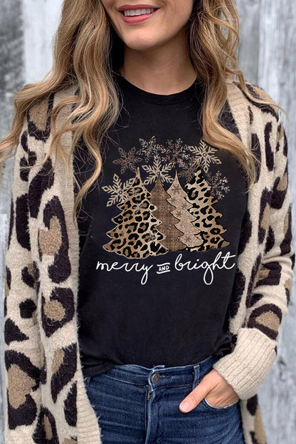 Camiseta de cuello redondo con estampado de árbol de Navidad y leopardo blanco