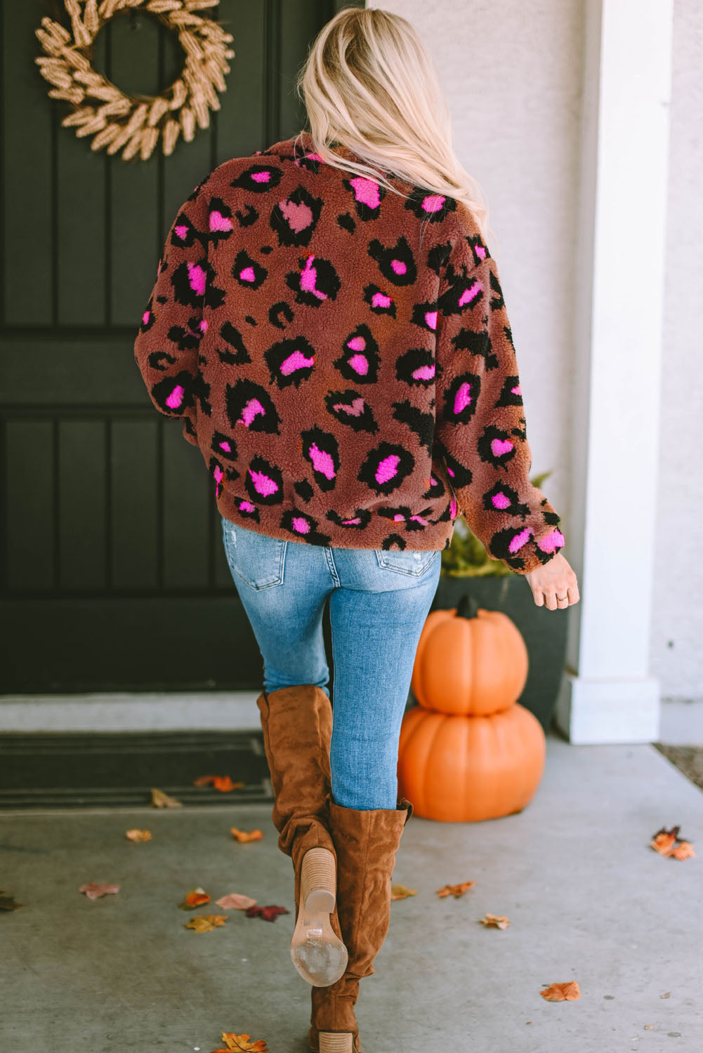 Chaqueta de peluche de sherpa con cuello alto y cremallera de leopardo