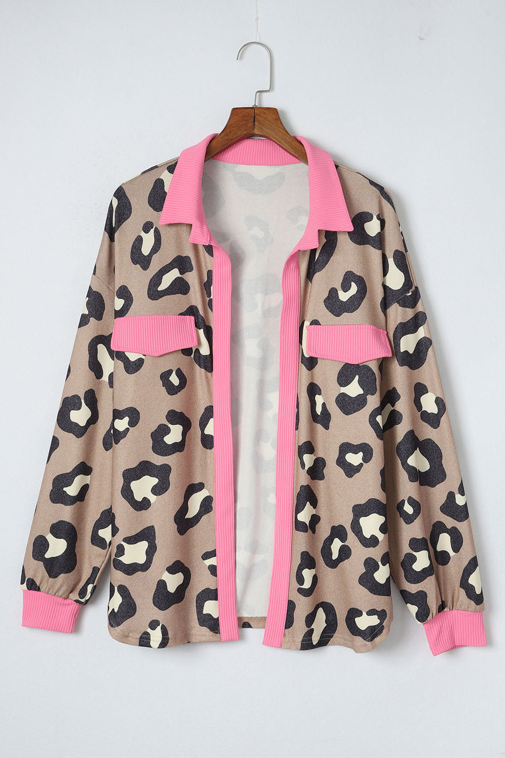 Chaqueta con cuello y ribete en contraste de canalé de leopardo