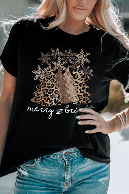 Camiseta de cuello redondo con estampado de árbol de Navidad y leopardo blanco