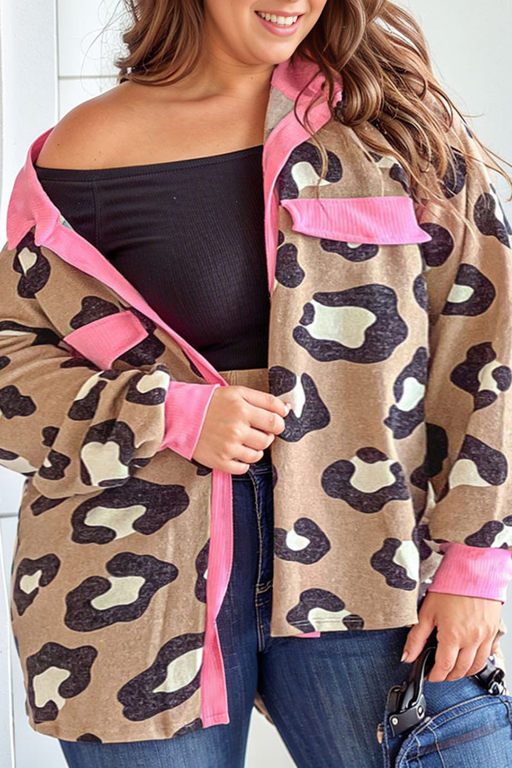 Chaqueta con cuello y ribete en contraste de canalé de leopardo