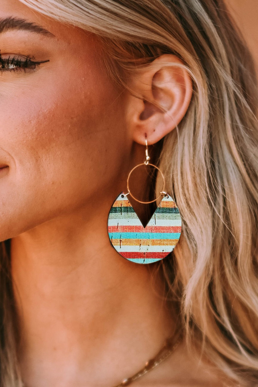 Pendientes colgantes de madera con estampado de rayas boho multicolor 