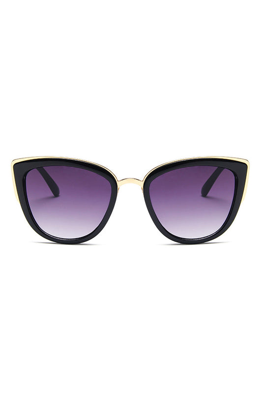 Shade yourself from the sun with these Black Frame Gradient Sunglasses!