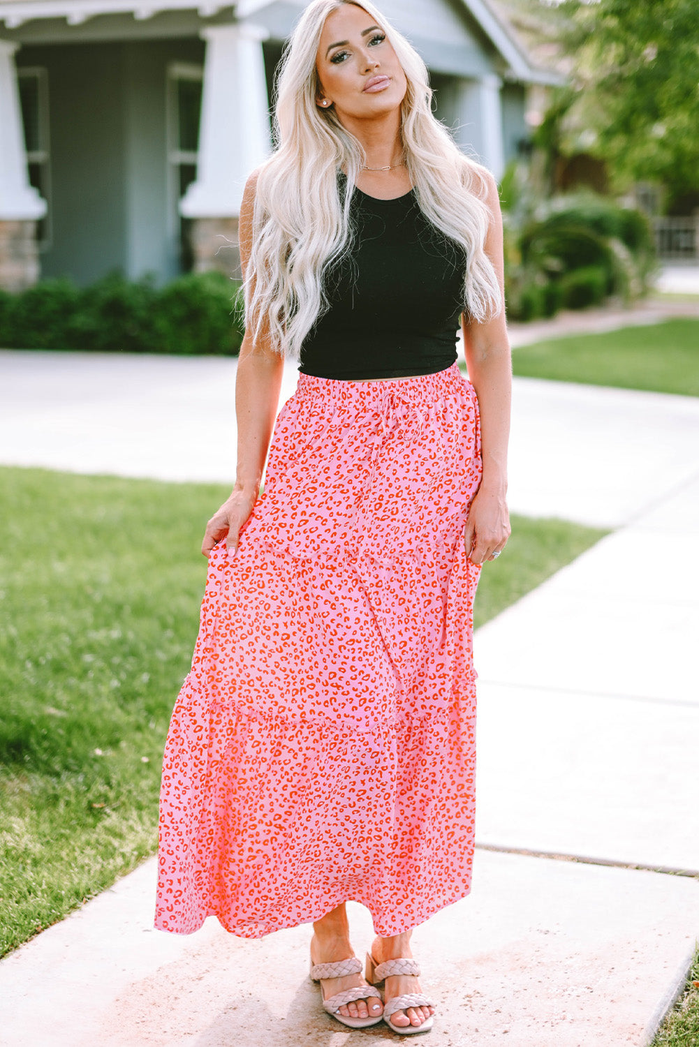 Vestido camisero con escote en V y estampado de leopardo en color rosa