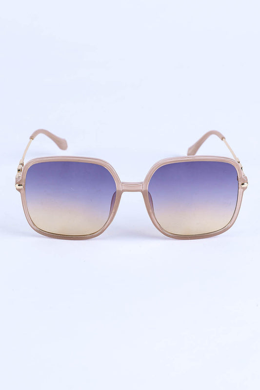 Glam, 'til you squint with these 100% ABS, pink-tinted UV-protecting square framed sunnies!