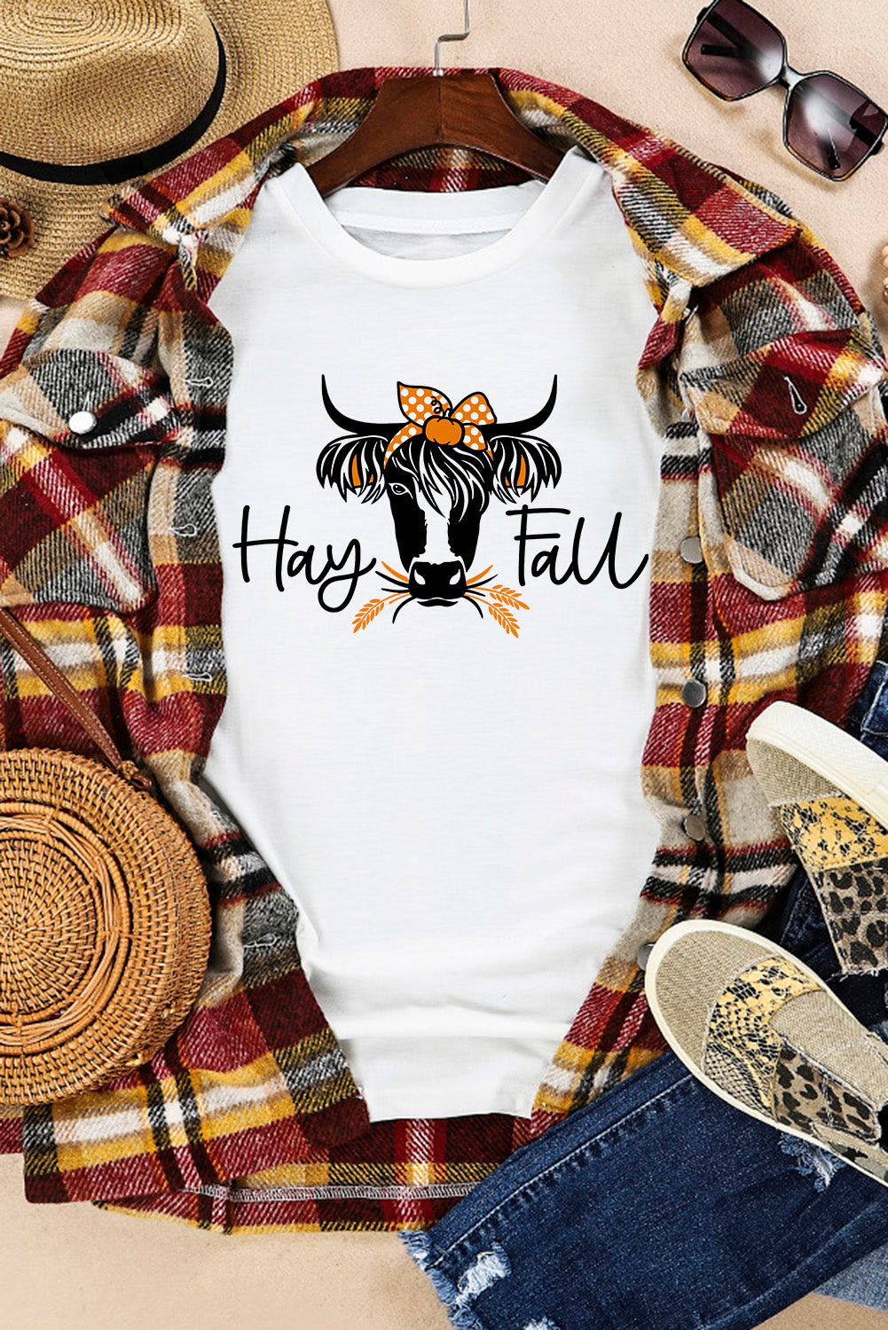 Camiseta con gráfico de cabeza de vaca de otoño de White Hay 