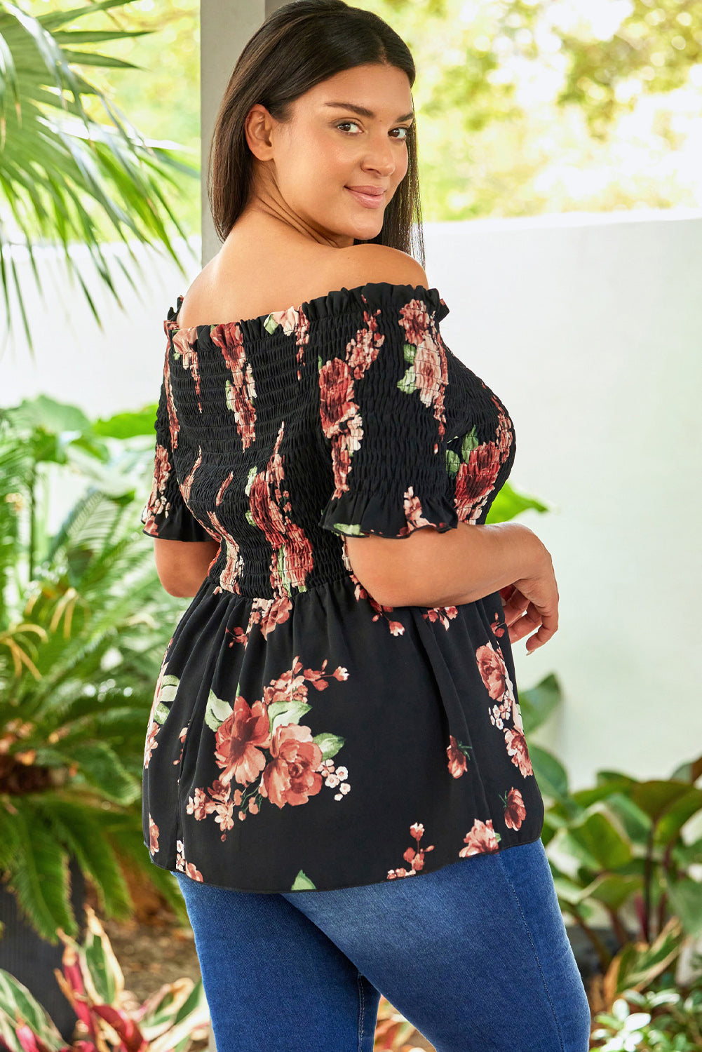 Blusa floral con hombros descubiertos