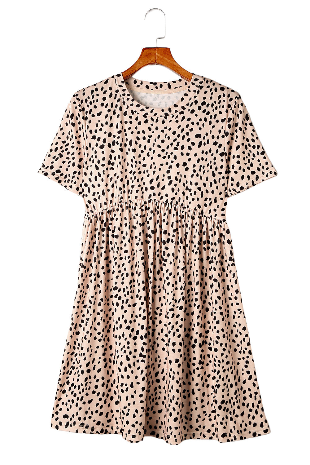 A bold leopard print that's both trendy and attention-grabbing, this tunic t-shirt dress is sure to make an impression. It's comfy and chic, so you can feel confident no matter the event. Plus, the light and airy material will keep you looking and feeling cool in the summertime heat.