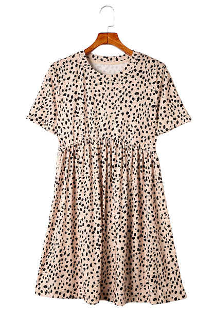 A bold leopard print that's both trendy and attention-grabbing, this tunic t-shirt dress is sure to make an impression. It's comfy and chic, so you can feel confident no matter the event. Plus, the light and airy material will keep you looking and feeling cool in the summertime heat.