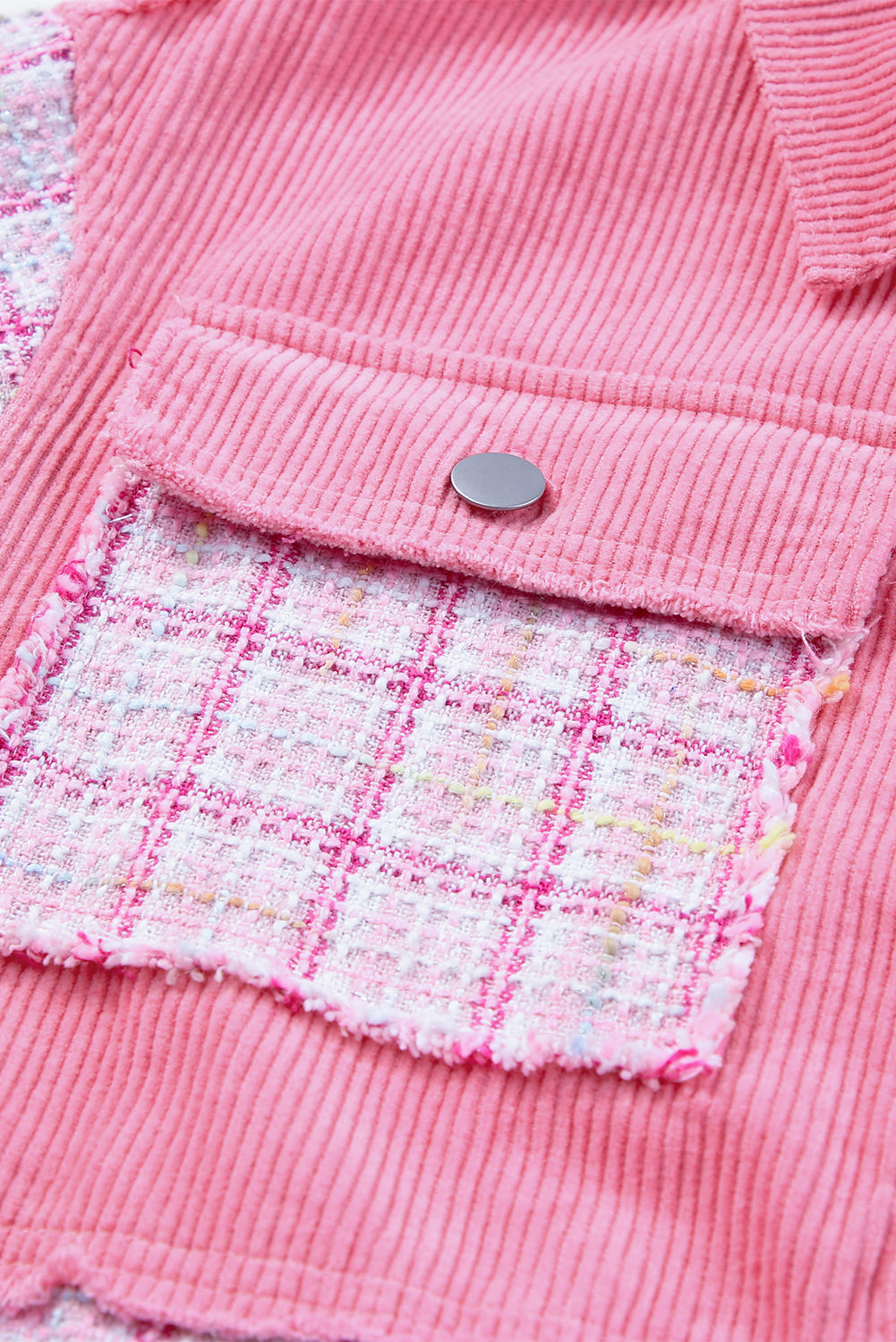 Chaqueta abotonada con patchwork de cuadros y tweed deshilachado en rosa 