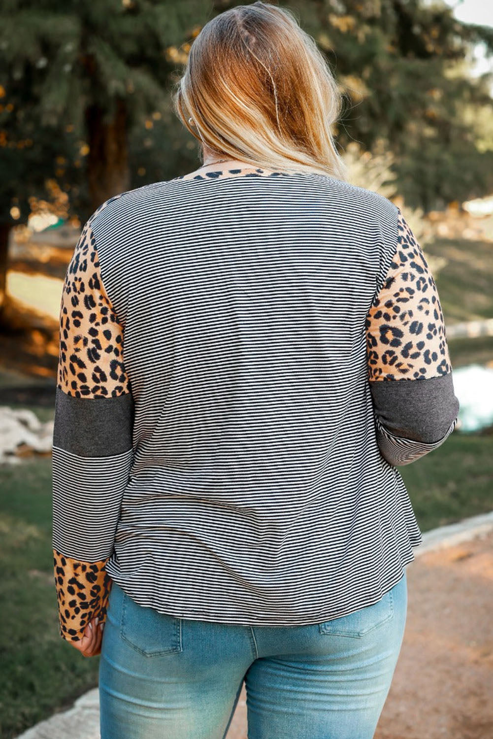 Camiseta de manga larga con parches de rayas de leopardo y vaca en talla grande 