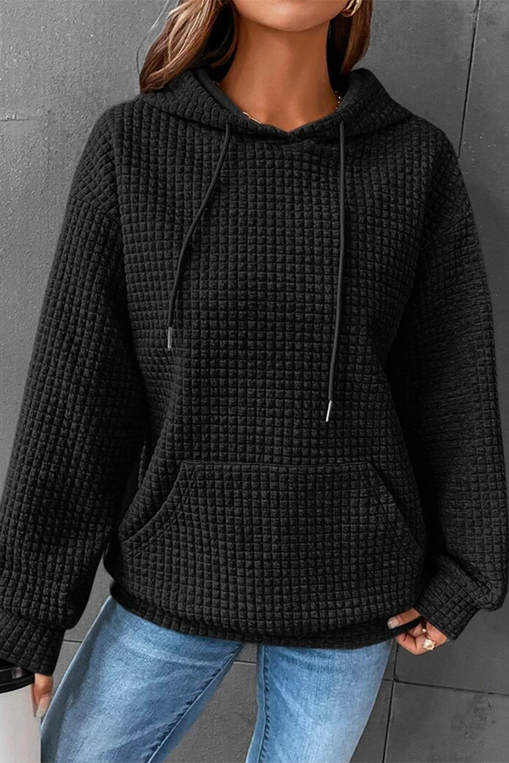 Sudadera con capucha acolchada de talla grande con bolsillos estilo canguro en color gris