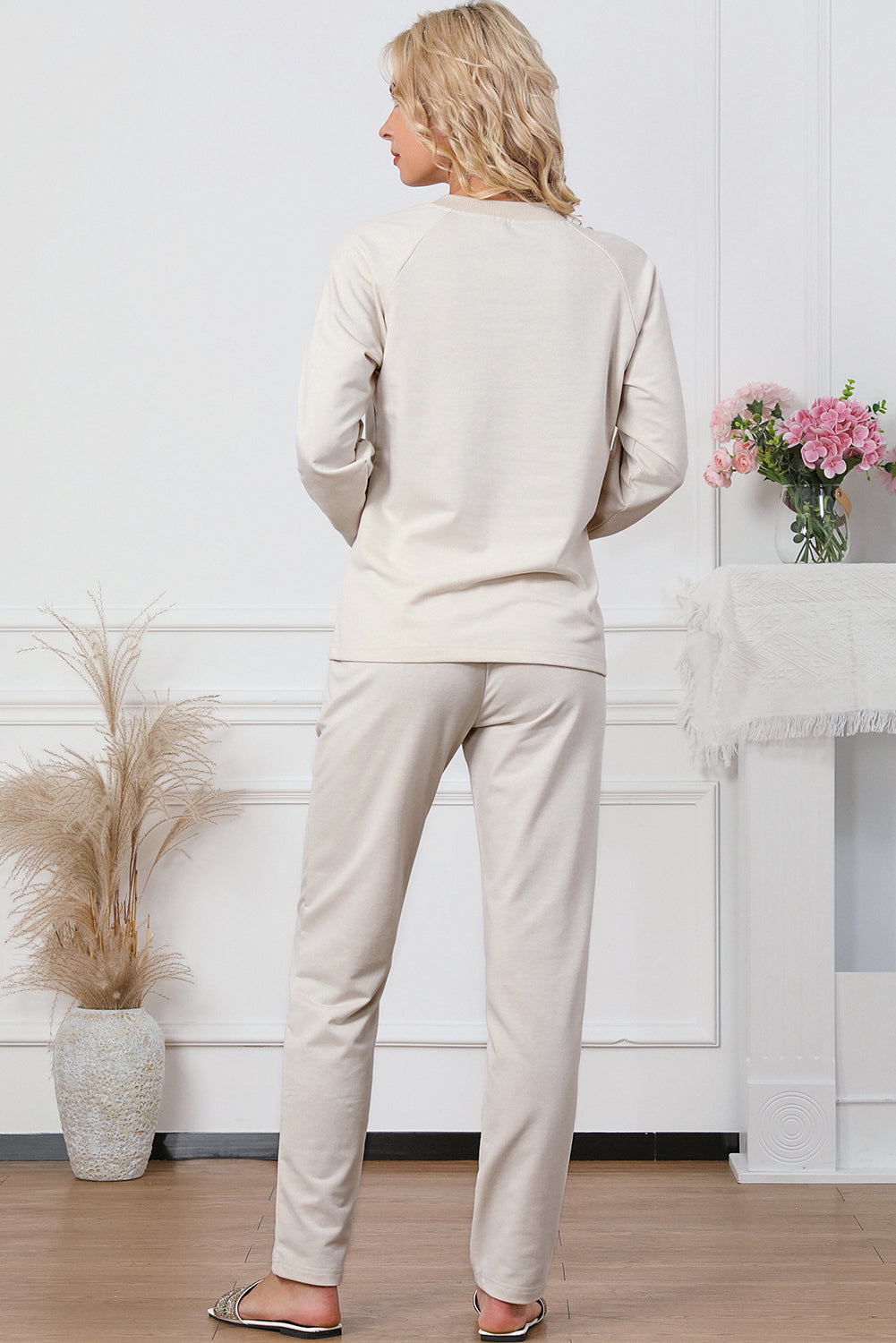 Long Sleeve Top & Drawstring Pants Set--crafted for all kinds of curves--breathes easily and feels oh-so-soft. Apricot-y 85% Polyester, 10% Cotton and a bit of Elastane make the perfect combo!