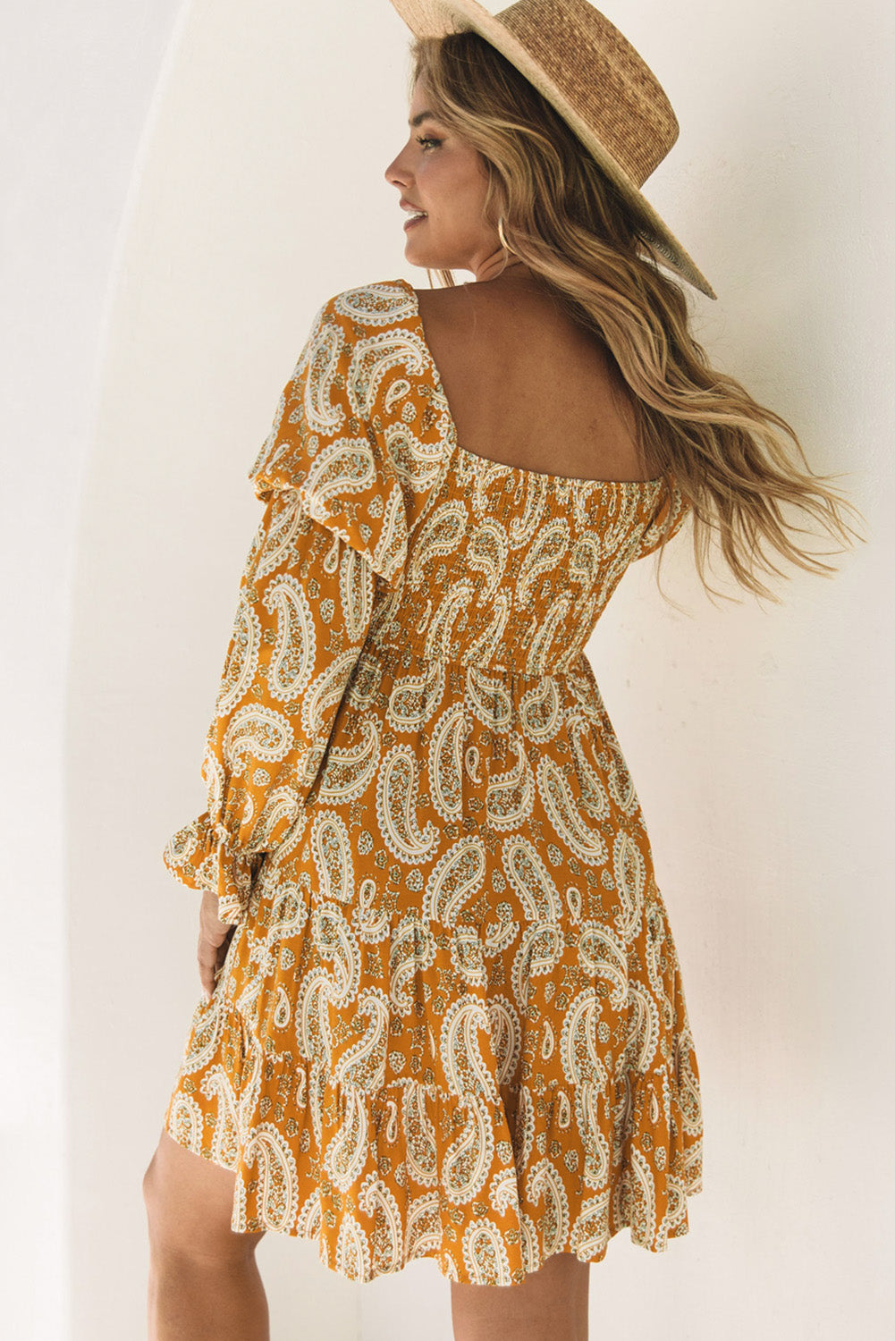 Vestido bohemio amarillo con estampado floral y manga larga de cachemira