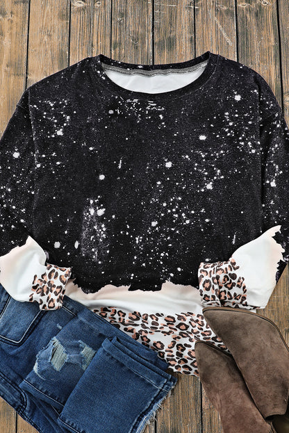 Sudadera con estampado navideño de leopardo y nieve en color negro 