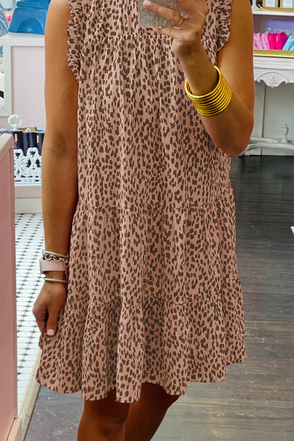 Vestido camisero con escote en V y estampado de leopardo en color rosa