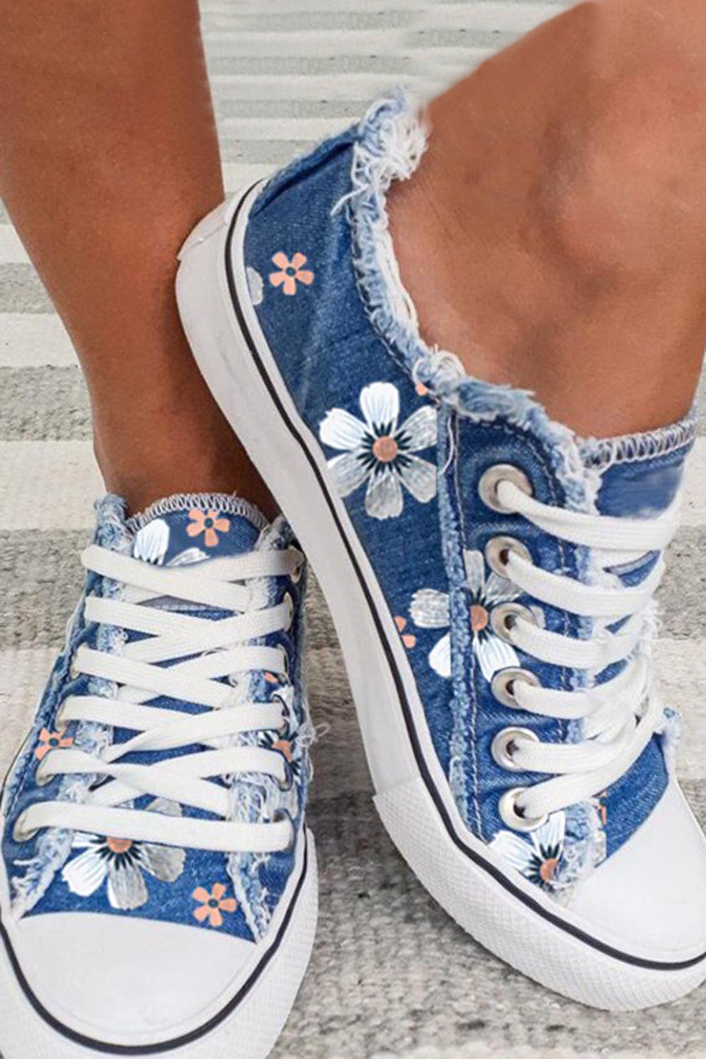 Zapatillas de lona con cordones y diseño floral 