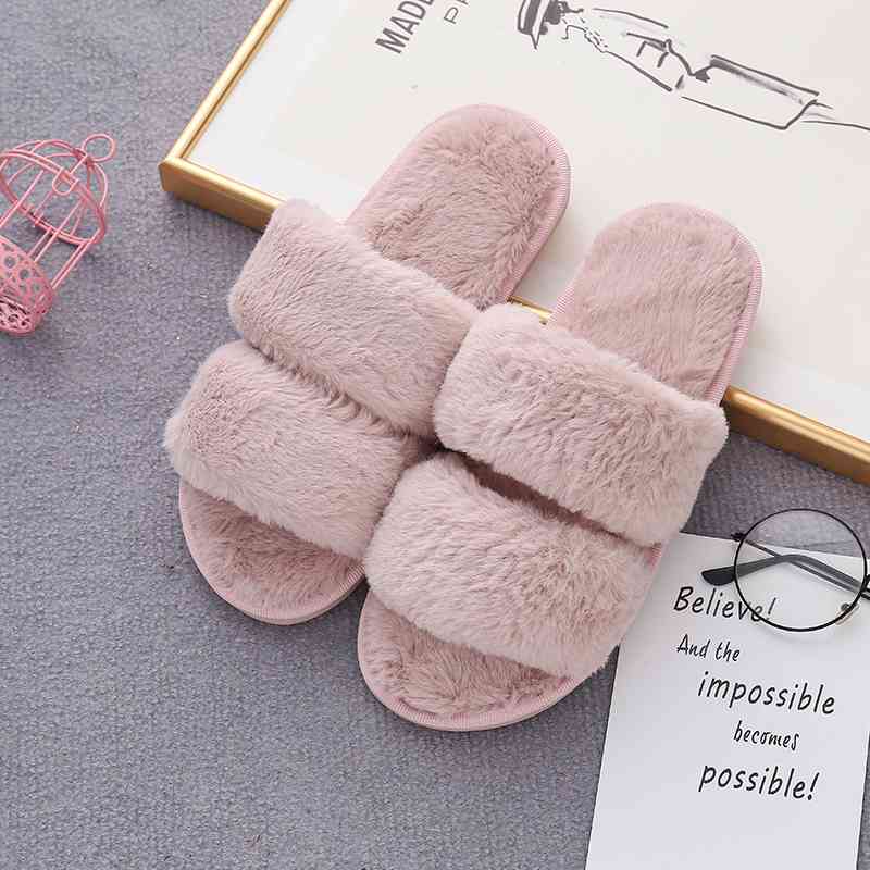 Pantuflas de piel sintética con doble tira