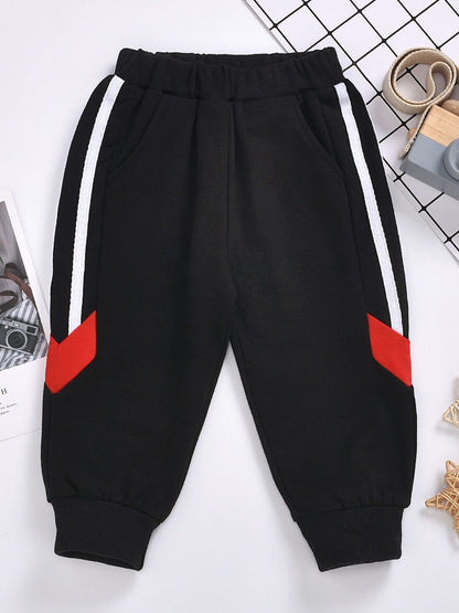 Pantalones deportivos con rayas laterales en contraste para niños