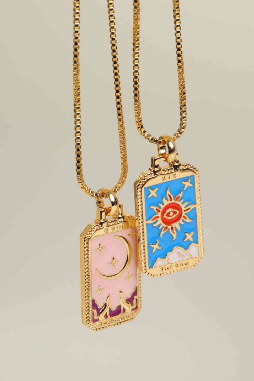 Collar de cobre con colgante de carta del tarot