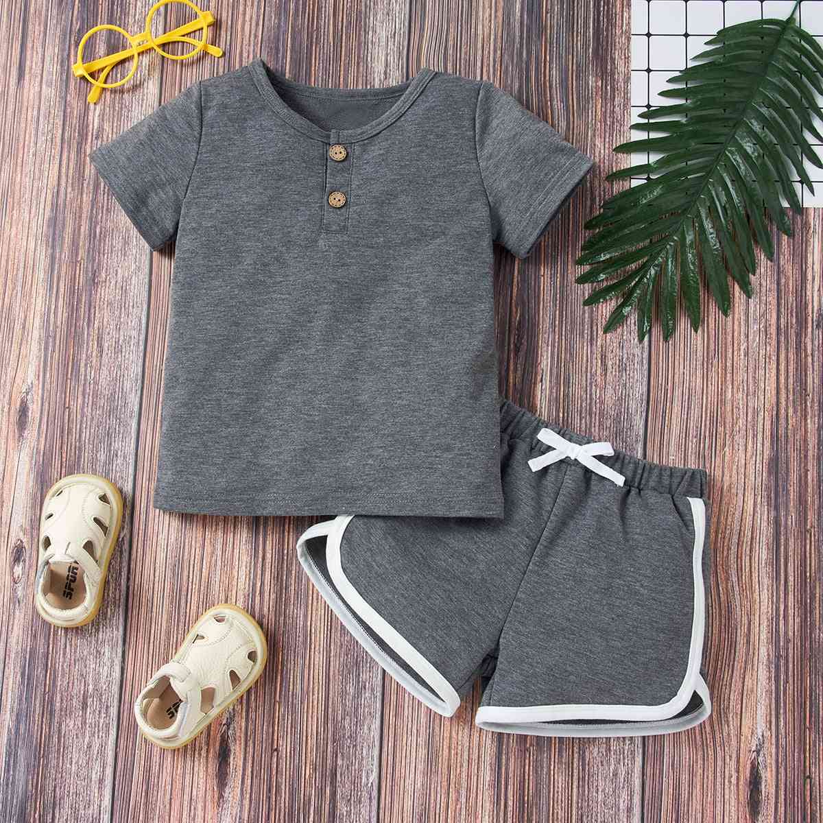 Conjunto de camiseta y pantalón corto