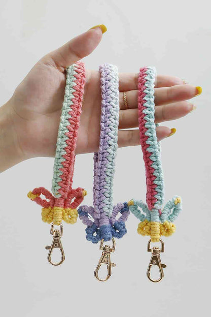 Llavero de macramé con forma de mariposa