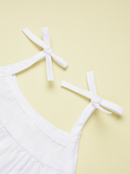 This supercute white Cami and Shorts Set features a bow, scoop neckline, and spaghetti straps. Crafted using a delightful blend of 95% cotton and 5% polyester, it's available in Baby and Toddler sizes.