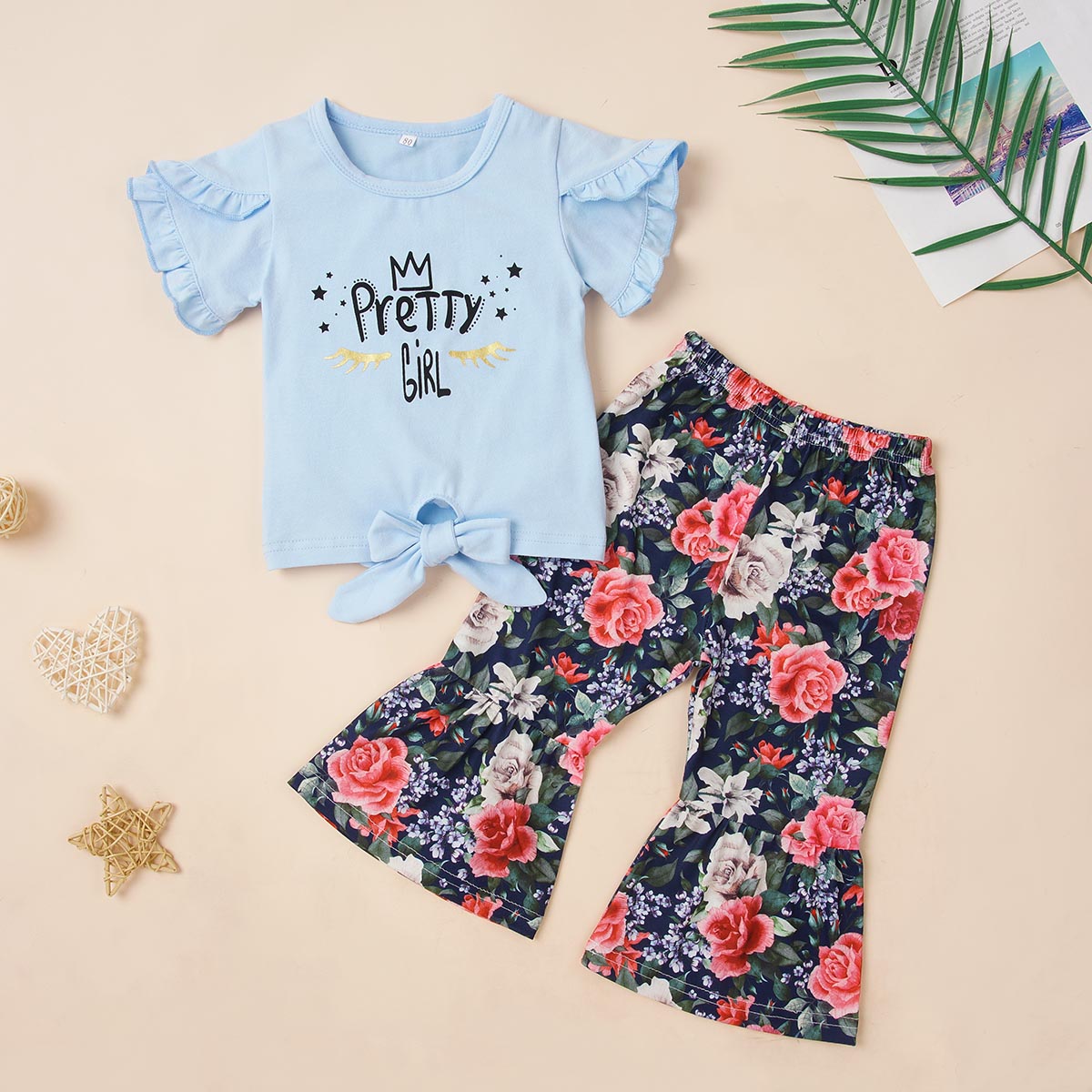 Conjunto de camiseta gráfica PRETTY GIRL con cuello redondo y pantalón con estampado floral