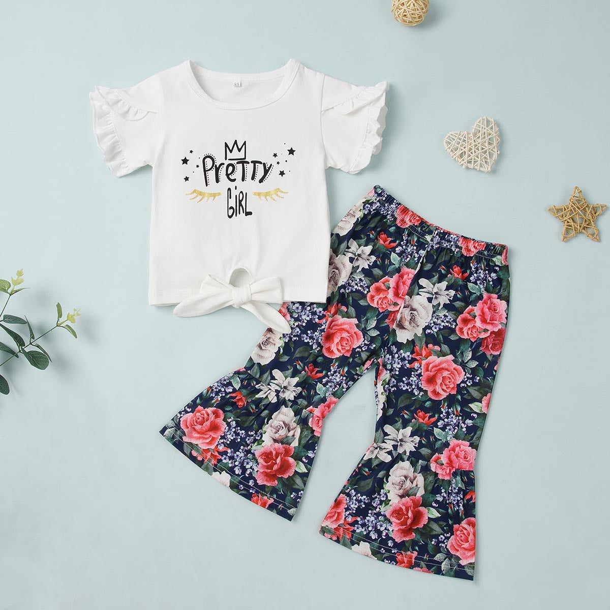 Conjunto de camiseta gráfica PRETTY GIRL con cuello redondo y pantalón con estampado floral