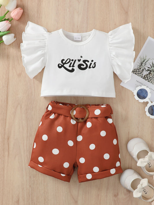 Conjunto de top con mangas de mariposa y pantalones cortos de lunares con estampado para niñas