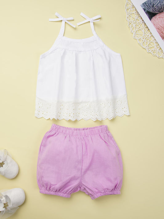 This supercute white Cami and Shorts Set features a bow, scoop neckline, and spaghetti straps. Crafted using a delightful blend of 95% cotton and 5% polyester, it's available in Baby and Toddler sizes.