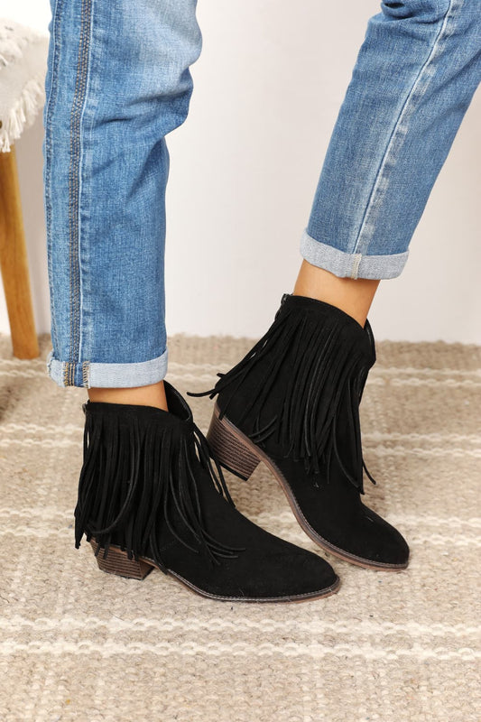 Botas vaqueras estilo western con flecos