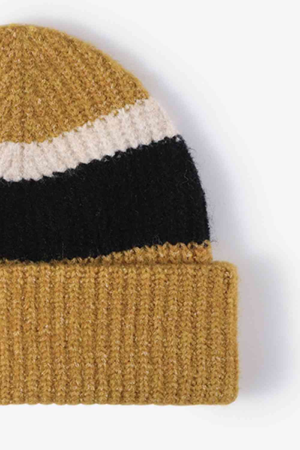 Gorro de punto con puños tricolor