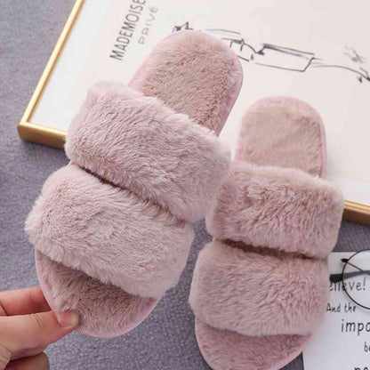 Pantuflas de piel sintética con doble tira