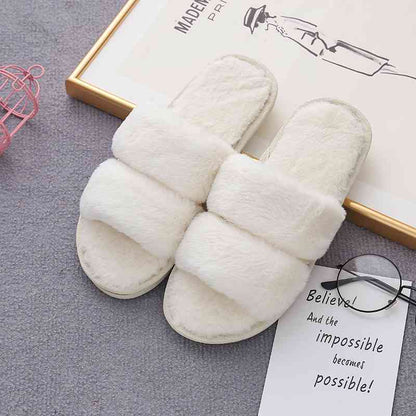 Pantuflas de piel sintética con doble tira