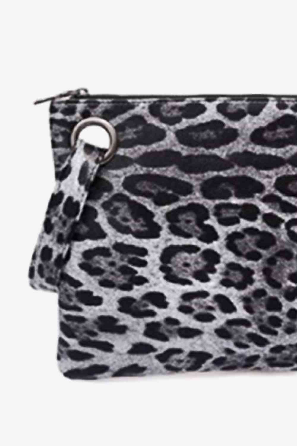 Cartera de piel de leopardo